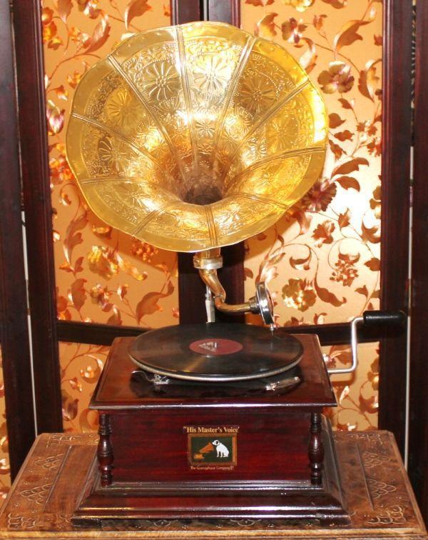 Kare Sade Gramofon - Image 1
