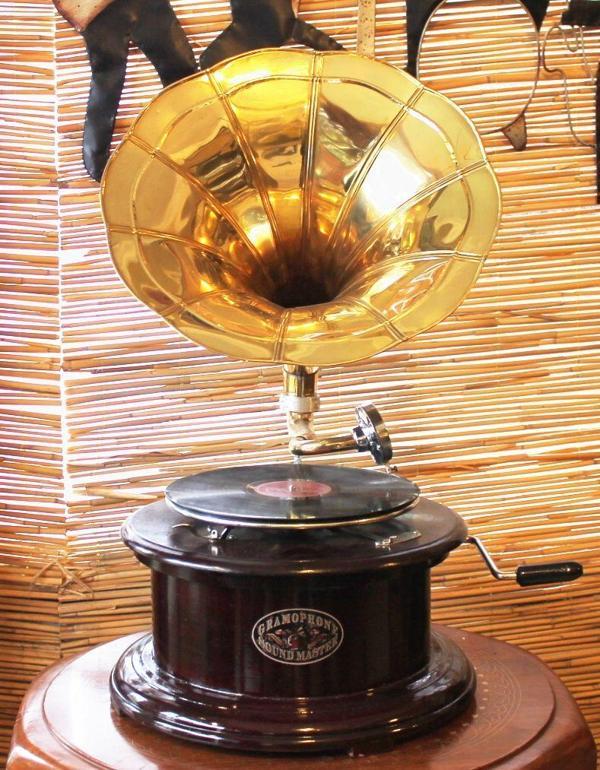 Yuvarlak Gramofon Bordo Renkli Düz Borulu - Image 1