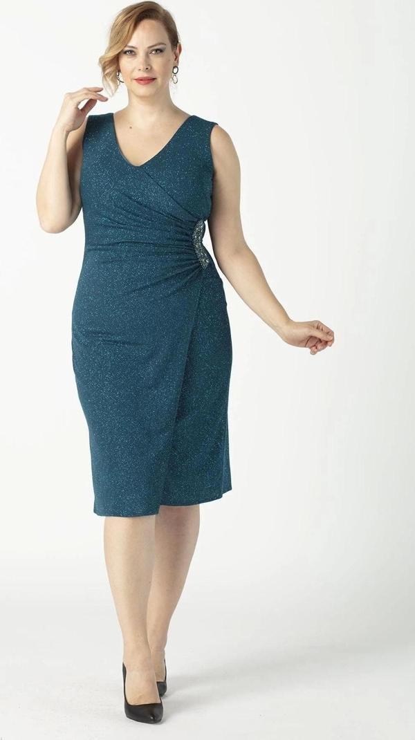 8005 Petrol Simli Esnek Kumaş Beli Işlemeli Büyük Beden Elbise - Image 1