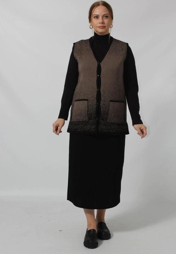 Y266 SİYAH-KAHVE KARELİ DESENLİ DÜĞMELİ CEPLİ MEVSİMLİK ANNE YELEK - Image 1