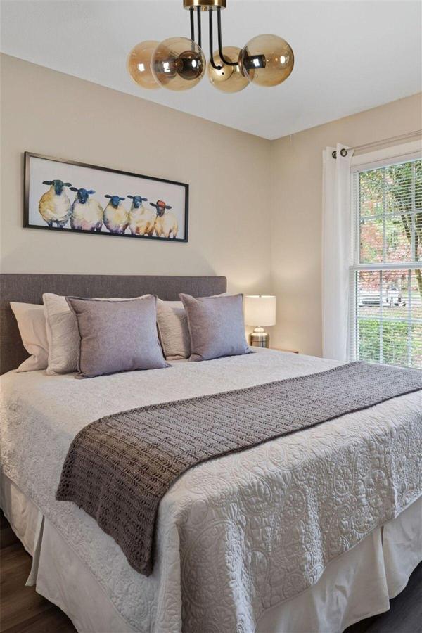 Lumexx Pablo 4 Lü Eskitme Bal Camlı Avize - Image 1