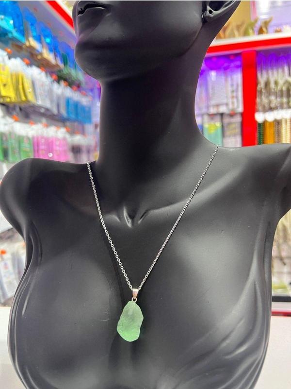 Sertifikalı Işlenmemiş Doğal Taş Yeşil Obsidyen Kolye - Image 1