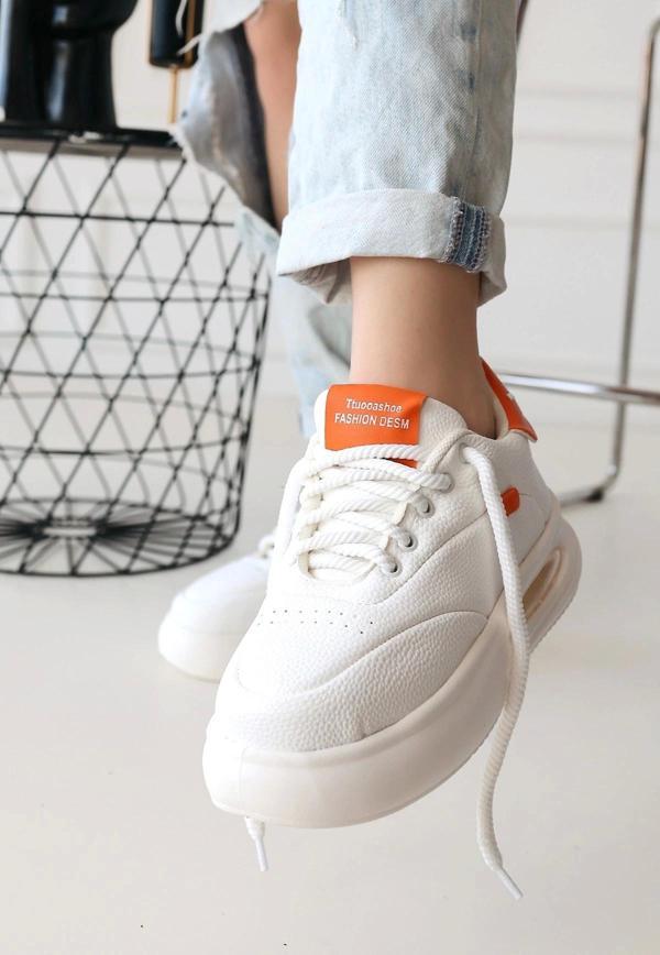 Chris Beyaz Cilt Turuncu Detaylı Bağcıklı Spor Ayakkabı - Image 1