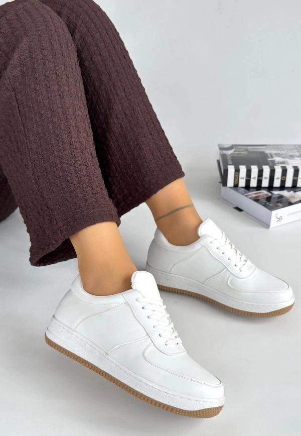 Ceyyan Beyaz Cilt Bağcıklı Spor Ayakkabı - Image 1