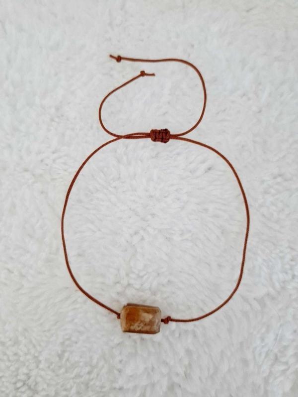 Sertifikalı Güneş Taşı Bileklik Ayarlamalı Ipli Orijinal Doğal Taş Asansörlü Kilit Sistemi - Image 1