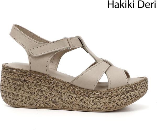 Kadın Bej Antik Cırt Bantlı Dolgu Tabanlı Hakiki Deri Sandalet - Image 1