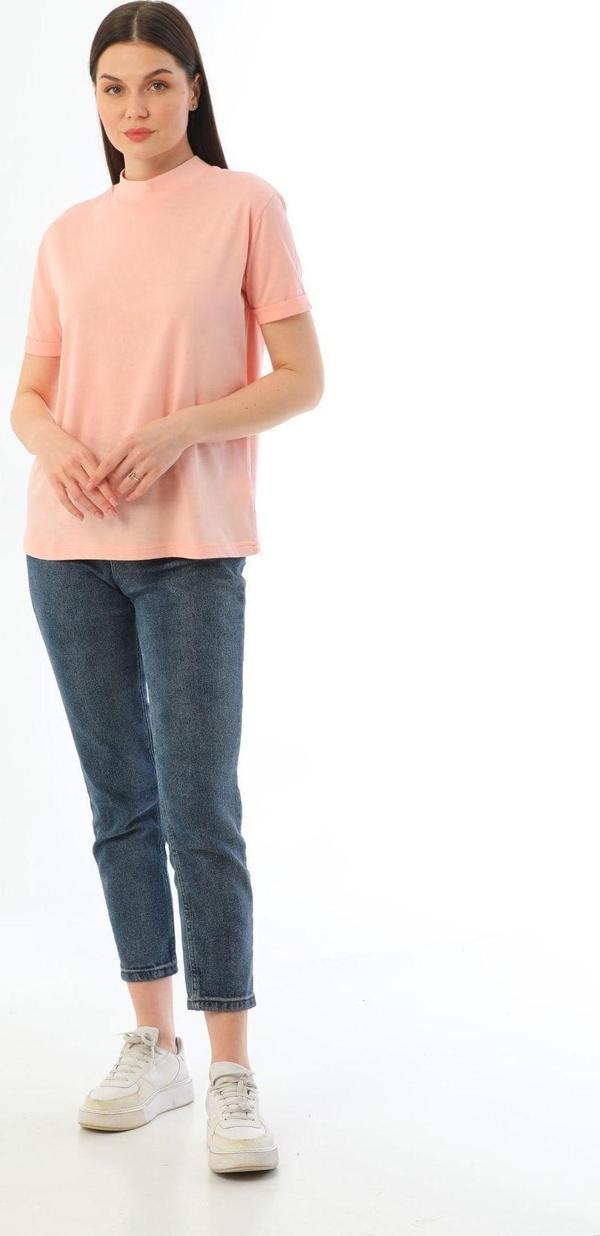 Kallima Pembe Dik Yaka Rahat Kalıp %100 Pamuk T-Shirt - Image 1