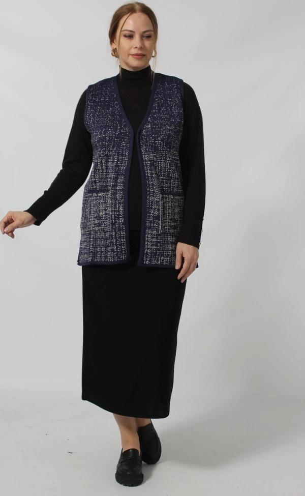 Y366 MAVİ-BEYAZ MOZAİK DESENLİ CEPLİ MEVSİMLİK ANNE YELEK - Image 1