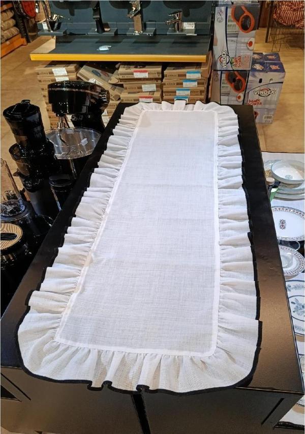 BEYAZ  Siyah Detaylı Fırfırlı Runner 40*120 cm - Image 1