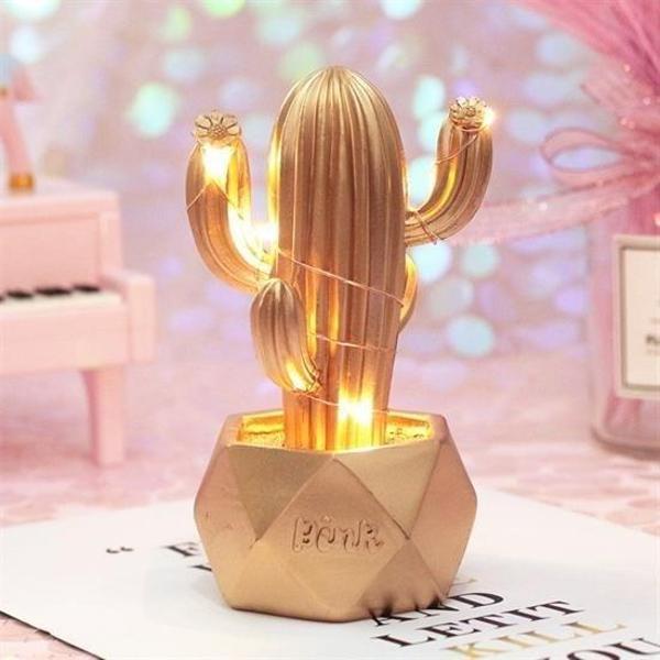 Büro Ev Ofis Yazlık Hediyesi için Dekor Golden Kaktüs Biblo Led Işıklı Masaüstü Gece Lambası - Image 1