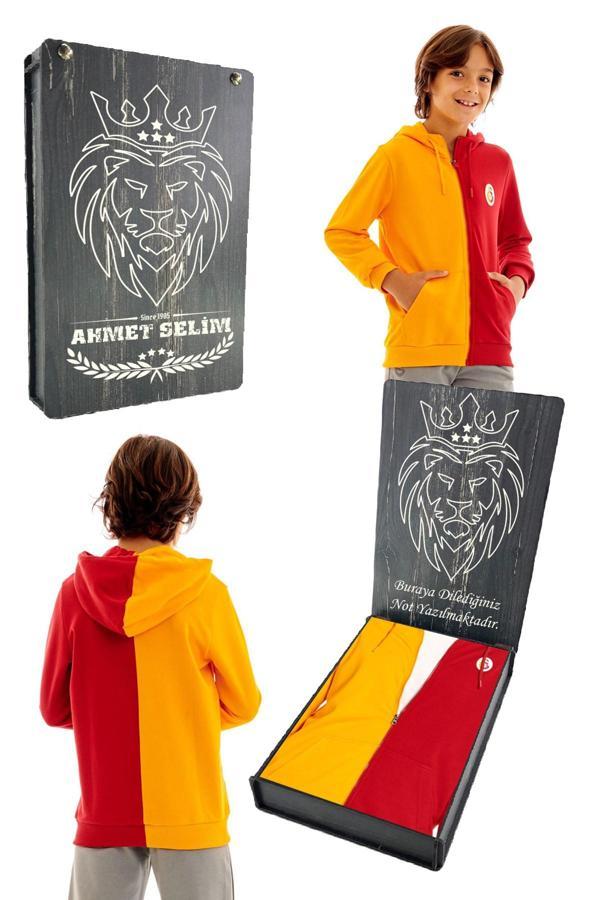 Galatasaray Orijinal Sarı Kırmızı Kapüşonlu Çocuk Sweat Kişiye Özel Hediyelik Ahşap K - Image 1