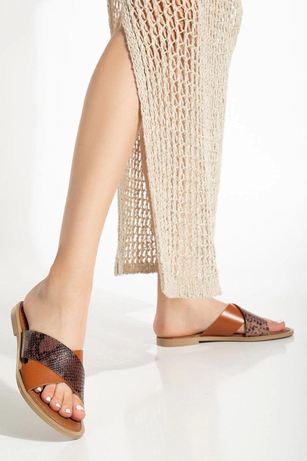 169-076 Taba Ortopedik Hakiki Deri Çapraz Bantlı Kadın Terlik - Image 1