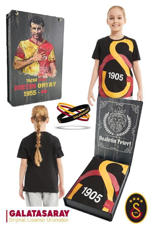 Galatasaray Orijinal Lisanslı Büyük Logo Çocuk T-shirt + Bileklik Set Hediyelik Ahşap Ku - Image 1