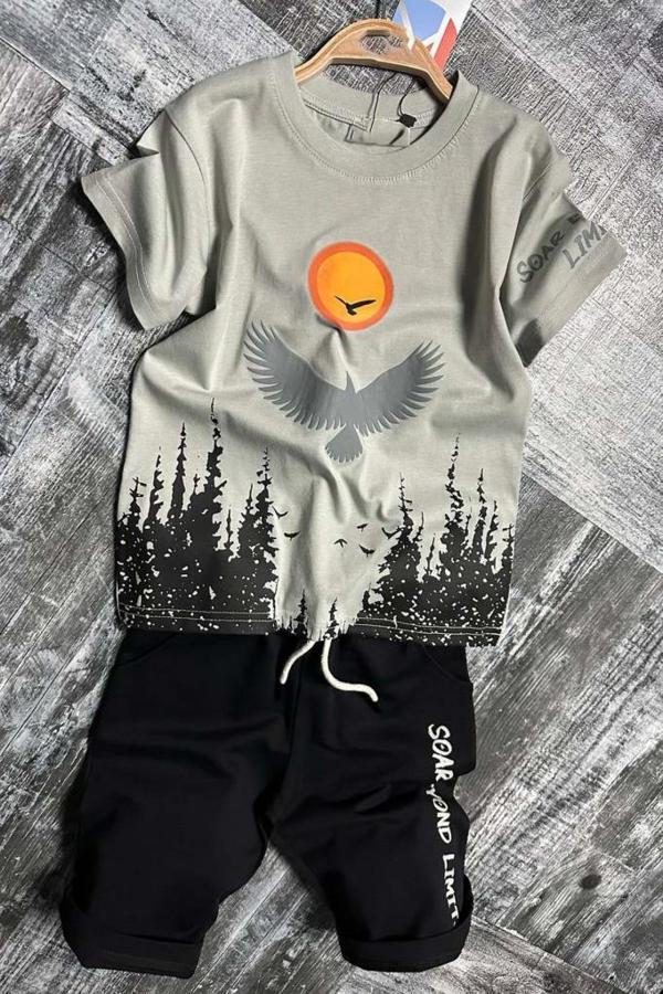 Erkek Çocuk Ağaç ve Güneş Baskılı T-shirt Yazı Detaylı Gri Şortlu Takım - Image 1