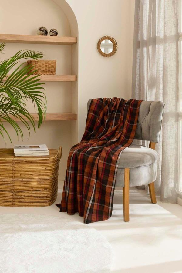 Karaca Home Flanel Throw Tv Battaniyesi Beyaz/Kırmızı - Image 1