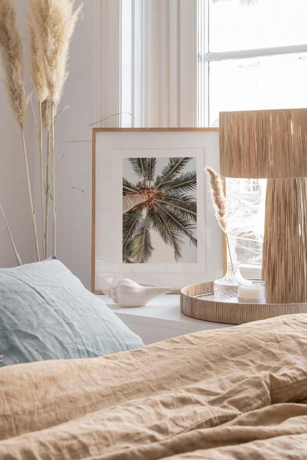 Artavessa Tek Parça Ahşap Çerçeveli Poster Tablo - Image 1