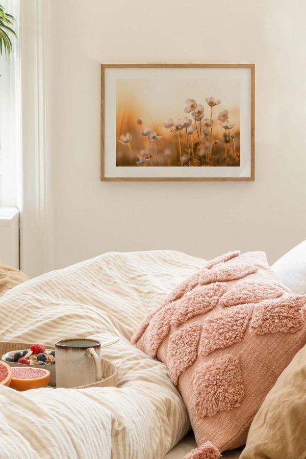 Artavessa Tek Parça Ahşap Çerçeveli Poster Tablo - Image 1