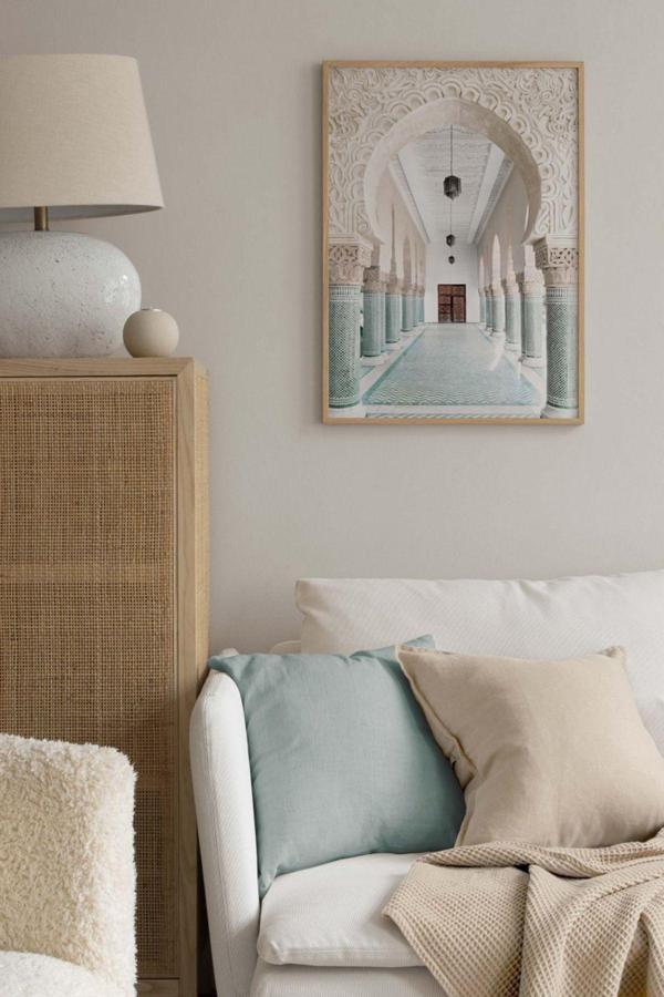 Artavessa Tek Parça Ahşap Çerçeveli Poster Tablo - Image 1