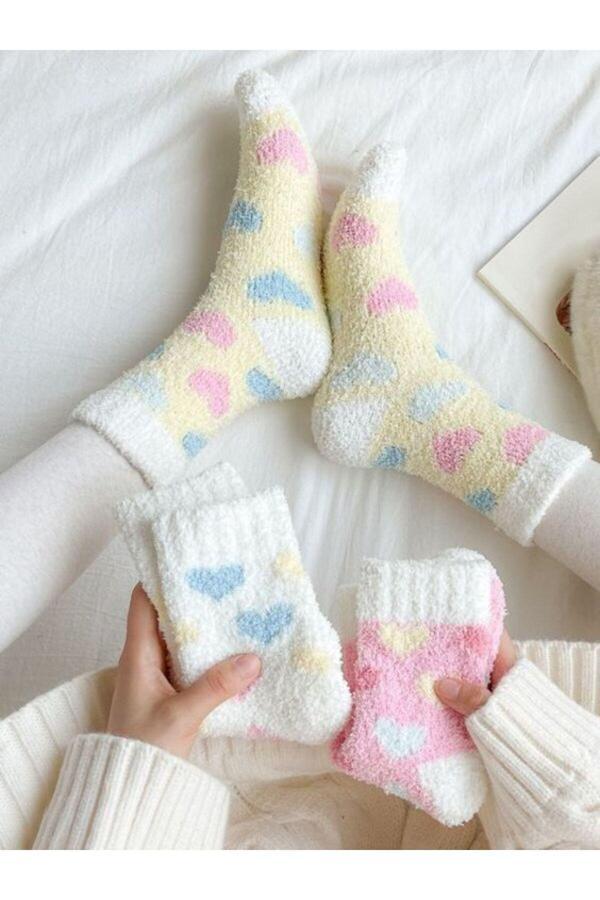 Sky Socks 3'Lü Peluş Kışlık Yumuşak Yünlü Kokulu Kalpli Pembe-Beyaz-Sarı Uyku Çorabı - Image 1