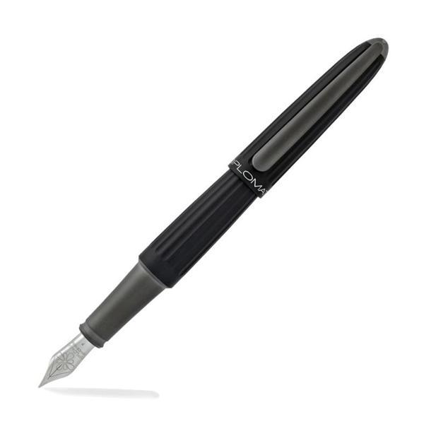 ​​​​​​​Diplomat D40301025 Aero Siyah Dolma Kalem, Medium Uç - Image 1