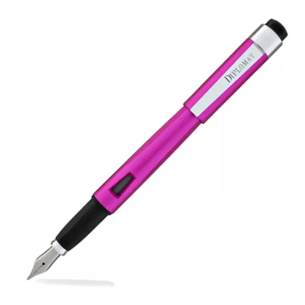 ​​​​Diplomat D40909025 Magnum Soft Touch Fuşya Dolma Kalem, Medium Uç - Image 1