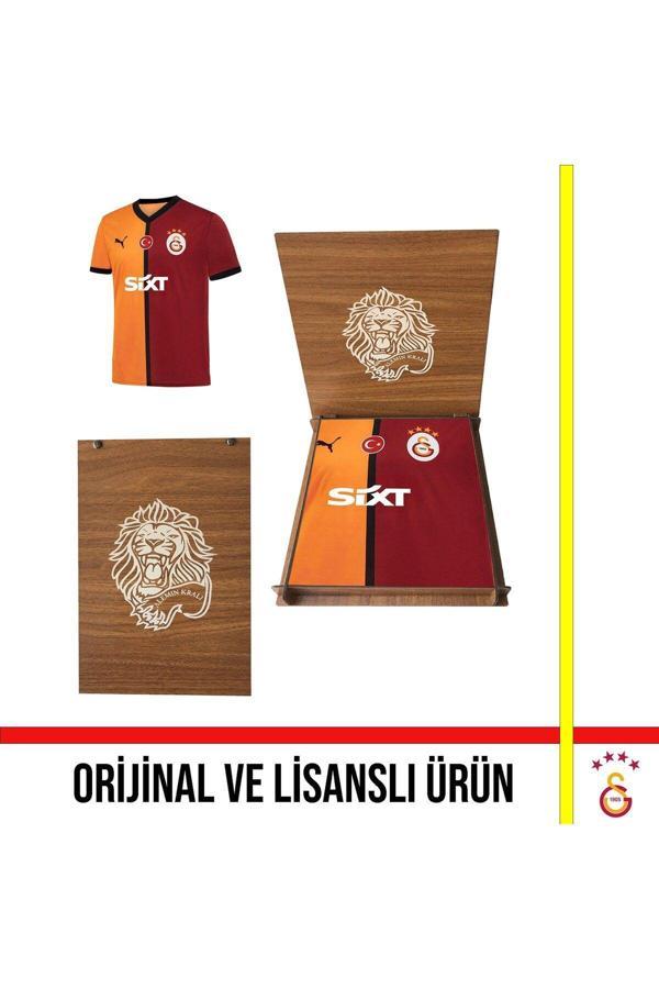 Galatasaray Lisanslı 2024-2025 İç Saha Taraftar Forması Aslan Ahşap Kutulu - Image 1