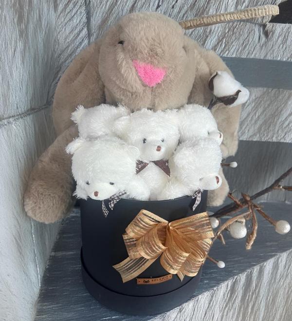 Özel Kutuda, Boz Jellycat Tavşan, 5 Beyaz Ayıcık – Pamuk Çiçeği Dokunuşlu, Özel Ayıcık Buketi - Image 1