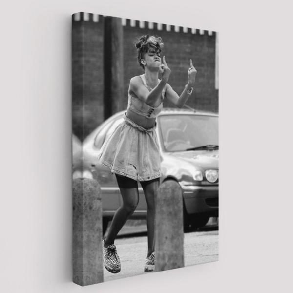 Orta Parmak İşareti Rihanna Dekoratif Kanvas Tablo, Duvar Dekoru 6337 - Image 1