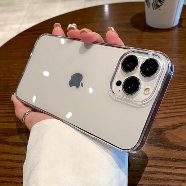 iPhone 15 Pro Kılıf İnce ve Esnek Şeffaf Süper Silikon - Image 1