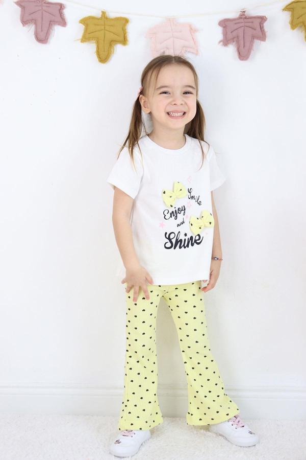 Kız Çocuk Sarı Puantiyeli İspanyol Paça Pantolon ve Tişört Takımı – Rahat Günlük Kombin - Image 1