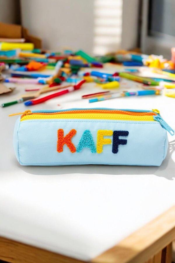 Kaff 01109 Buz Mavi Üç Gözlü Renkli Fermuar Su Geçirmez Bondit Kumaş Peluş Baskılı Kalem Kutusu Kalemlik - Image 1