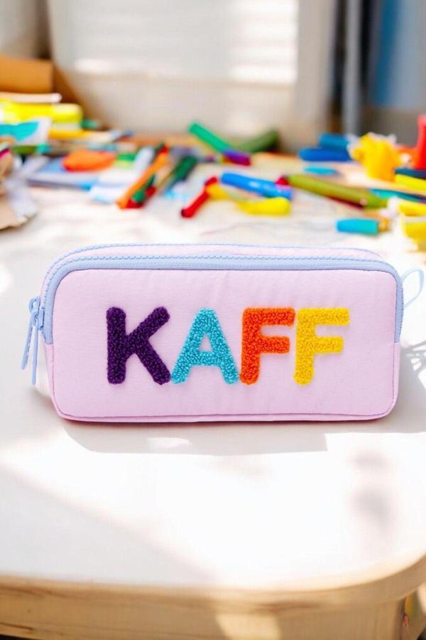 Kaff 01108 Pembe Renk Mavi Fermuarlı Su Geçirmez Bondit Kumaş Peluş Baskılı Çift Gözlü Kalemlik - Image 1