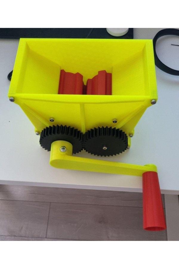 Cenikli Manuel Üzüm Ezme Aparatı - Image 1