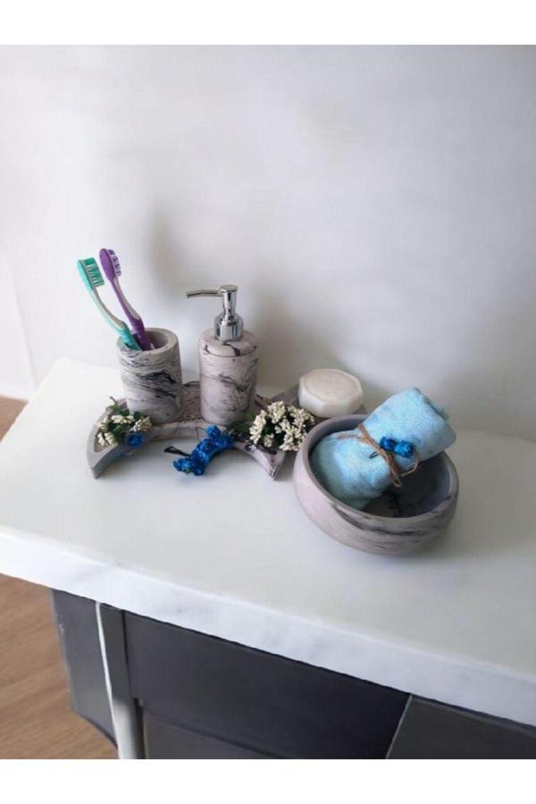 Trust Stone Marble Serisi Hilal Tepsili Ve Havluluklu Beton Banyo Seti - Image 1