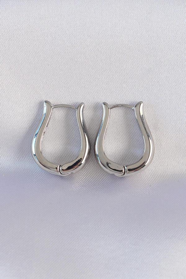 Pirinç Gümüş Renk İçi Boş Gül Küpe - Image 1