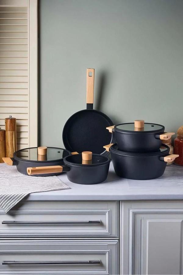 Cookwood Black 9 Parça Tencere Tava Seti Indüksiyon Tabanlı Ahşap Saplı 18080 - Image 1