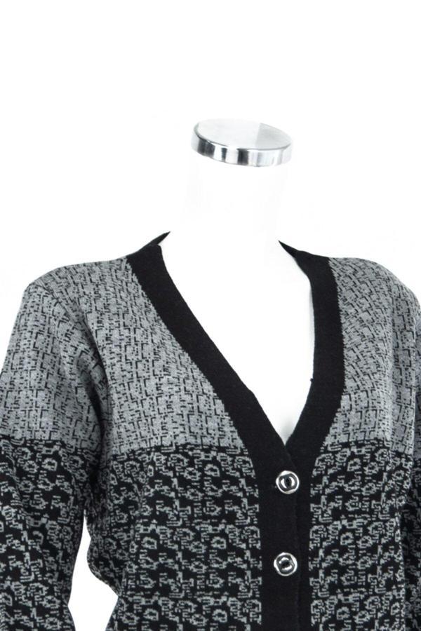 Oppland Kadın Gri Kışlık Motifli Çift Cepli Önü Düğmeli Normal Kesim Likralı Yünlü Kumaş Anne Hırka Gri 2XL - Image 1