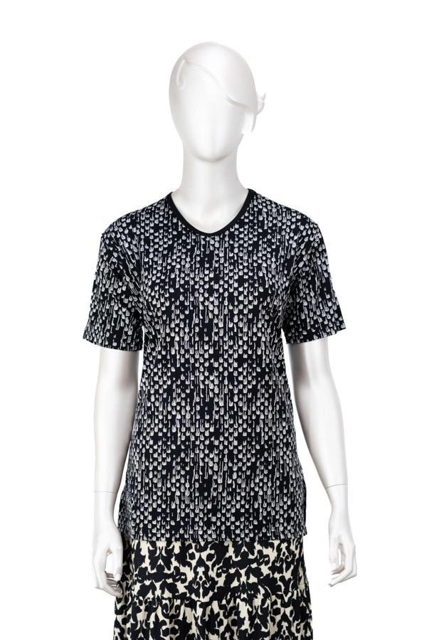 Oppland Kadın Turlu Viskon Penye Kumaş Anne Bluz Damlam Desenli Kısa Kollu Tam Kalıp Likralı Siyah L - Image 1