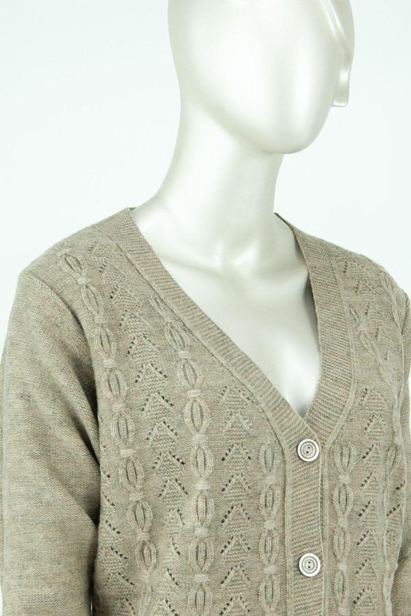 Oppland Kadın Kışlık Motifli V Yaka Düğmeli Çift Cepli Rahat Kesim Yün Dokuma Kalın Anne Hırka Taş Rengi M - Image 1