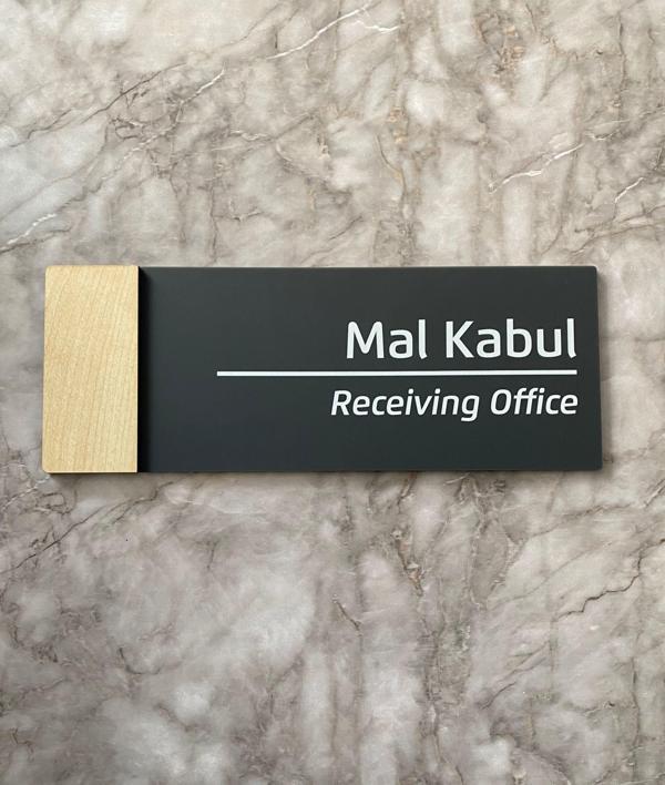 Meşe Serisi Pleksi Mal Kabul Departman Kapı Isimliği Yönlendirme Levhası - Image 1