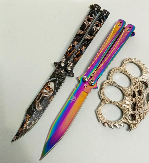 Benchmade Çizgi Desenli Tek Kelebek Çakı - Image 1