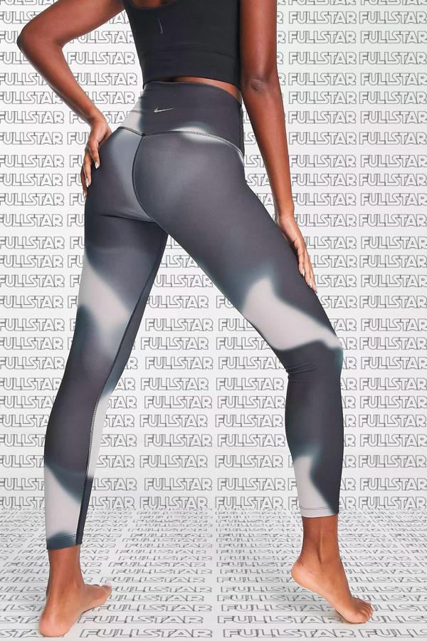 Nike Yoga 7/8 High Rise Leggings Yüksek Belli Dijital Baskı Toparlayıcı Tayt Siyah Batik - Image 1