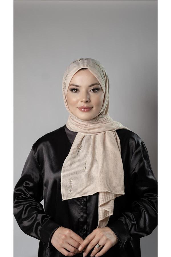 Hürrem Bone Bej Pratik Hazır Geçmeli Tesettür Şal Örme Kumaş Taşlı Yıldız Desenli  2118Y_12 - Image 1
