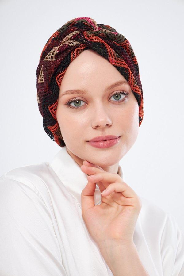 Hürrem Bone Siyah Büzgülü Salaş Tesettür Bone Örme Desenli Fileli 2403_01 - Image 1