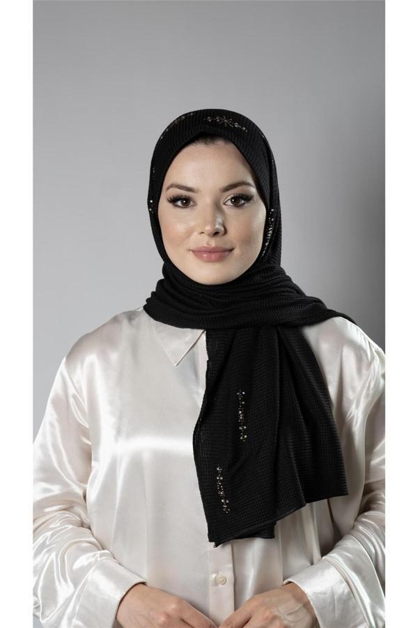 Hürrem Bone Siyah Pratik Hazır Geçmeli Tesettür Şal Örme Kumaş Taşlı Yıldız Desenli  2118Y_01 - Image 1
