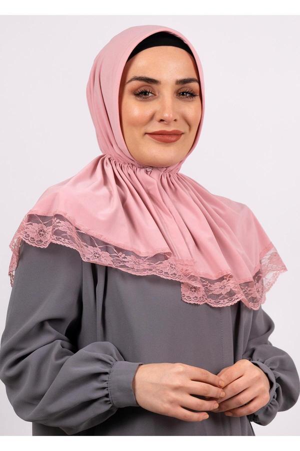 Hürrem Bone Pudra Pratik Hazır Geçmeli Tesettür Eşarp Viskon Kumaş Çıtçıtlı Dantelli 2105_06 - Image 1