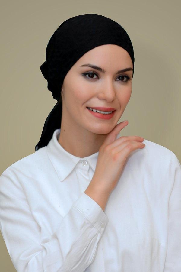 Hürrem Bone Siyah Pratik Hazır Geçmeli Tesettür Bone Jakarlı Desenli Güllü 1202_01 - Image 1