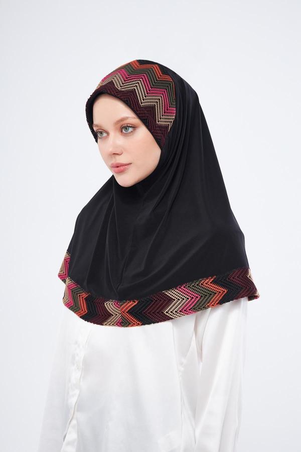 Hürrem Bone Siyah Pratik Hazır Geçmeli Tesettür Eşarp Sandy Renkli Desenli Fileli 2401_01 - Image 1