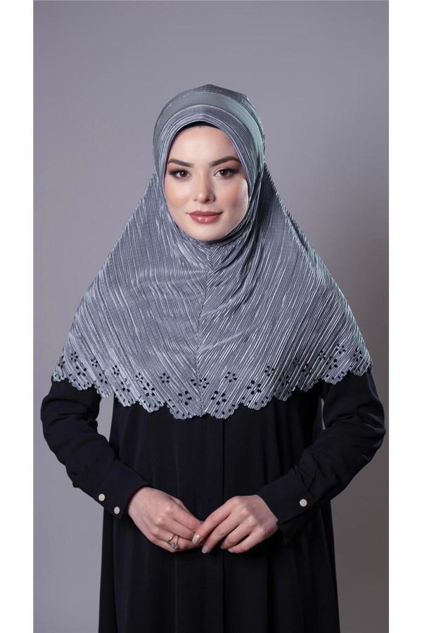 Hürrem Bone Gri Pratik Hazır Geçmeli Tesettür Eşarp Fukuro Kumaş Piliseli Çiçek Desenli Lazer Kesim 1829_15 - Image 1