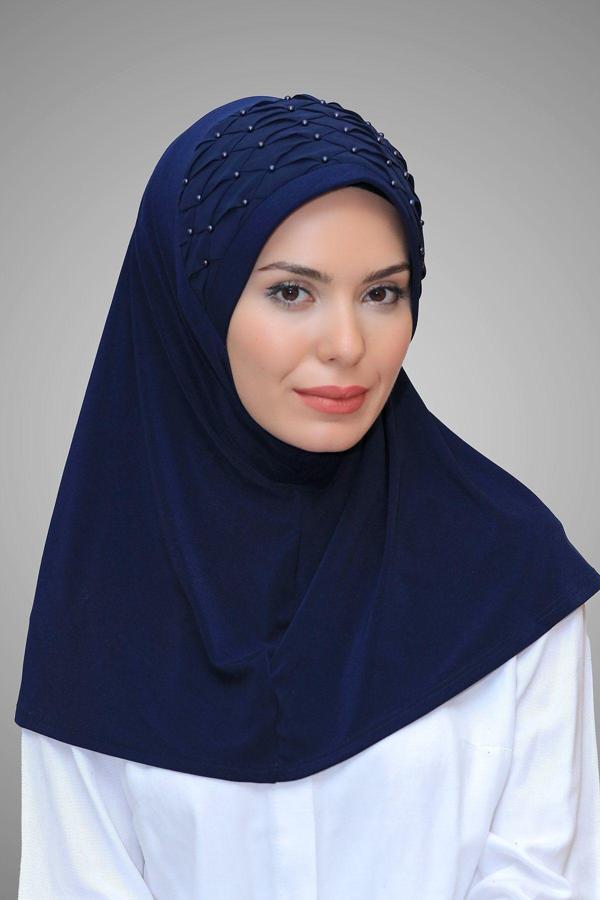 Hürrem Bone Lacivert Pratik Hazır Geçmeli Tesettür Eşarp Sandy Kumaş Işlemeli Incili Taşlı 1605_02 - Image 1